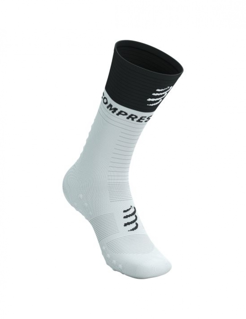 Compressport Mid Compression Socks V2.0 Muške Čarape Za Trčanje Bijele Crne | 638-QVXOKN