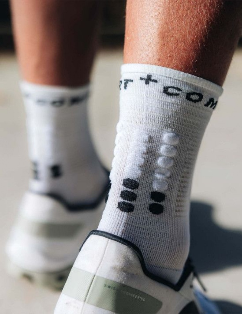 Compressport Pro Marathon Socks V2.0 Muške Čarape Za Trčanje Bijele Crne | 483-VDYBPH