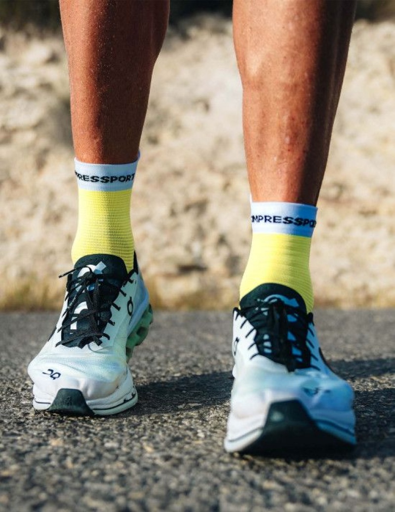 Compressport Pro Racing Socks v4.0 Run High Muške Čarape Za Trčanje Žute Bijele | 069-UWIVQF