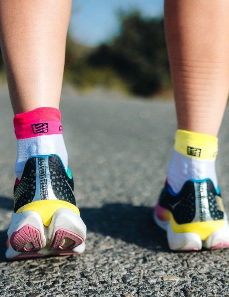 Compressport Pro Racing Socks v4.0 Run Low Muške Čarape Za Trčanje Bijele Žute Roze | 794-DQVGLR