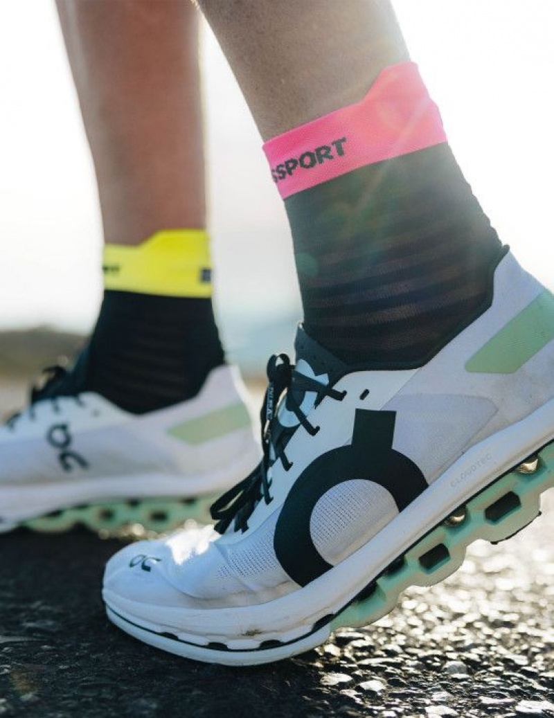 Compressport Pro Racing Socks v4.0 Ultralight Run High Muške Čarape Za Trčanje Crne Žute Roze | 419-MTFXYU